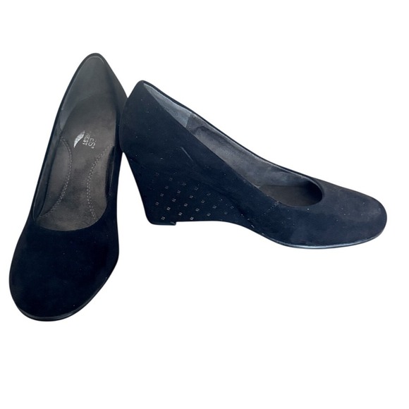 AEROSOLES Shoes - Suede Aerosoles Plum Tree Black Dot Wedge Dress Shoes Size 8.5 Studded Detail